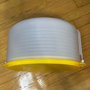 Tupperware Round Cake Carrier